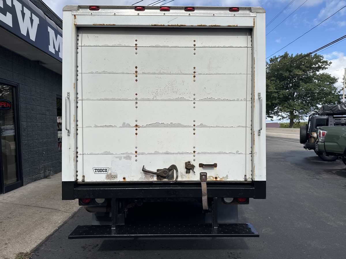 2009 Chevrolet Express Cutaway 3500 photo 4