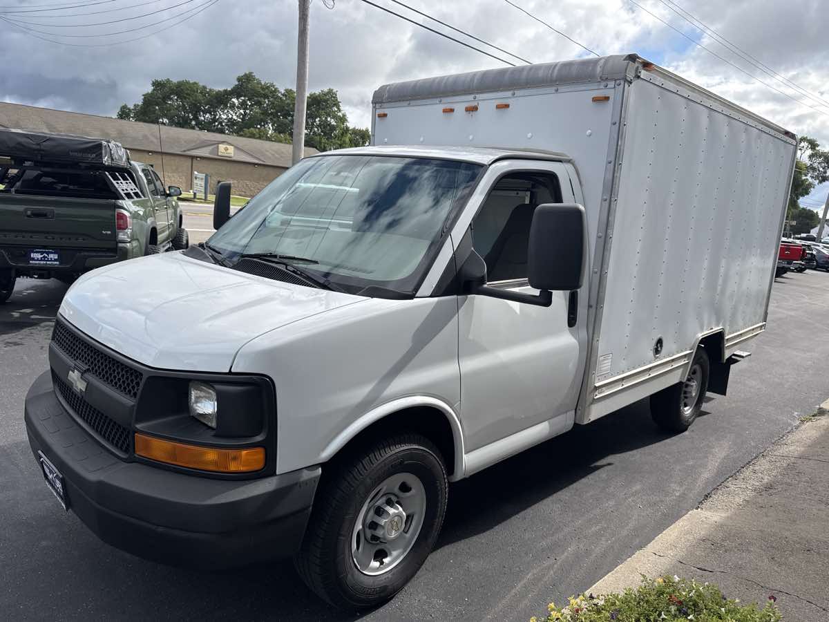 2009 Chevrolet Express Cutaway 3500 photo 6