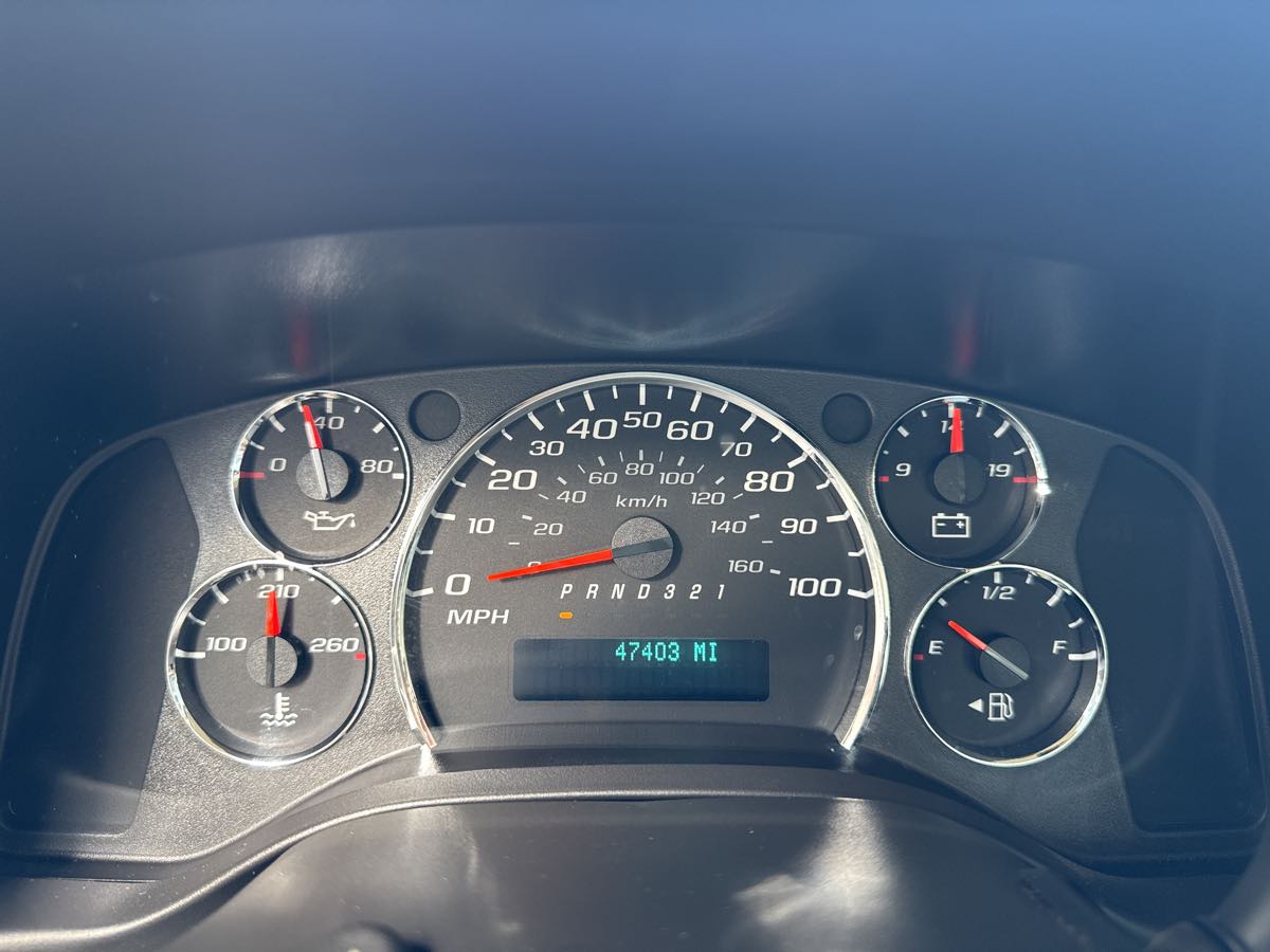 2009 Chevrolet Express Cutaway 3500 photo 11
