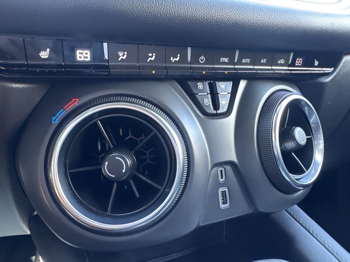 2021 Chevrolet Blazer 2LT photo 17