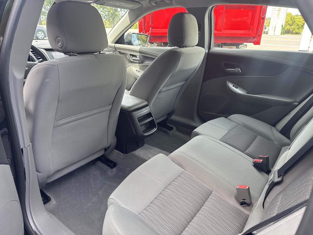 2016 Chevrolet Impala LS photo 9