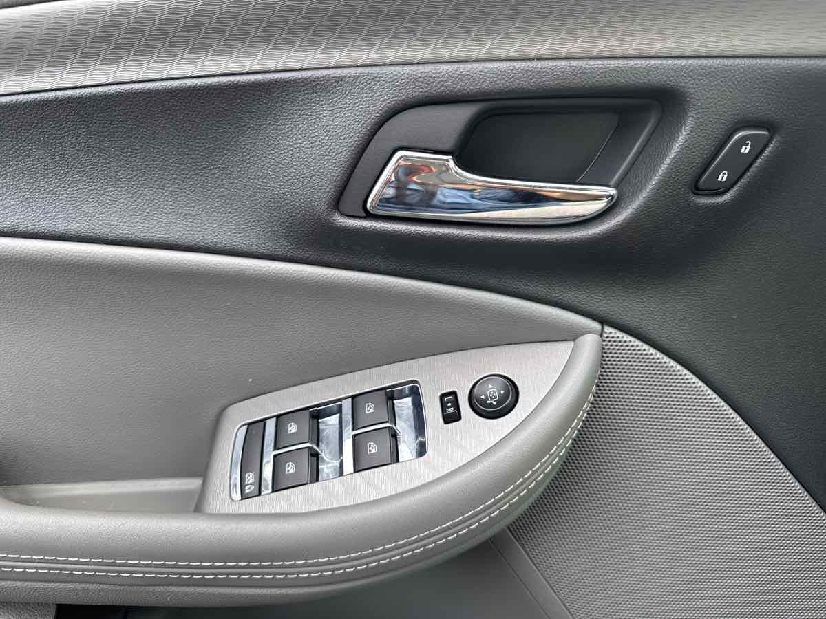 2016 Chevrolet Impala LS photo 16