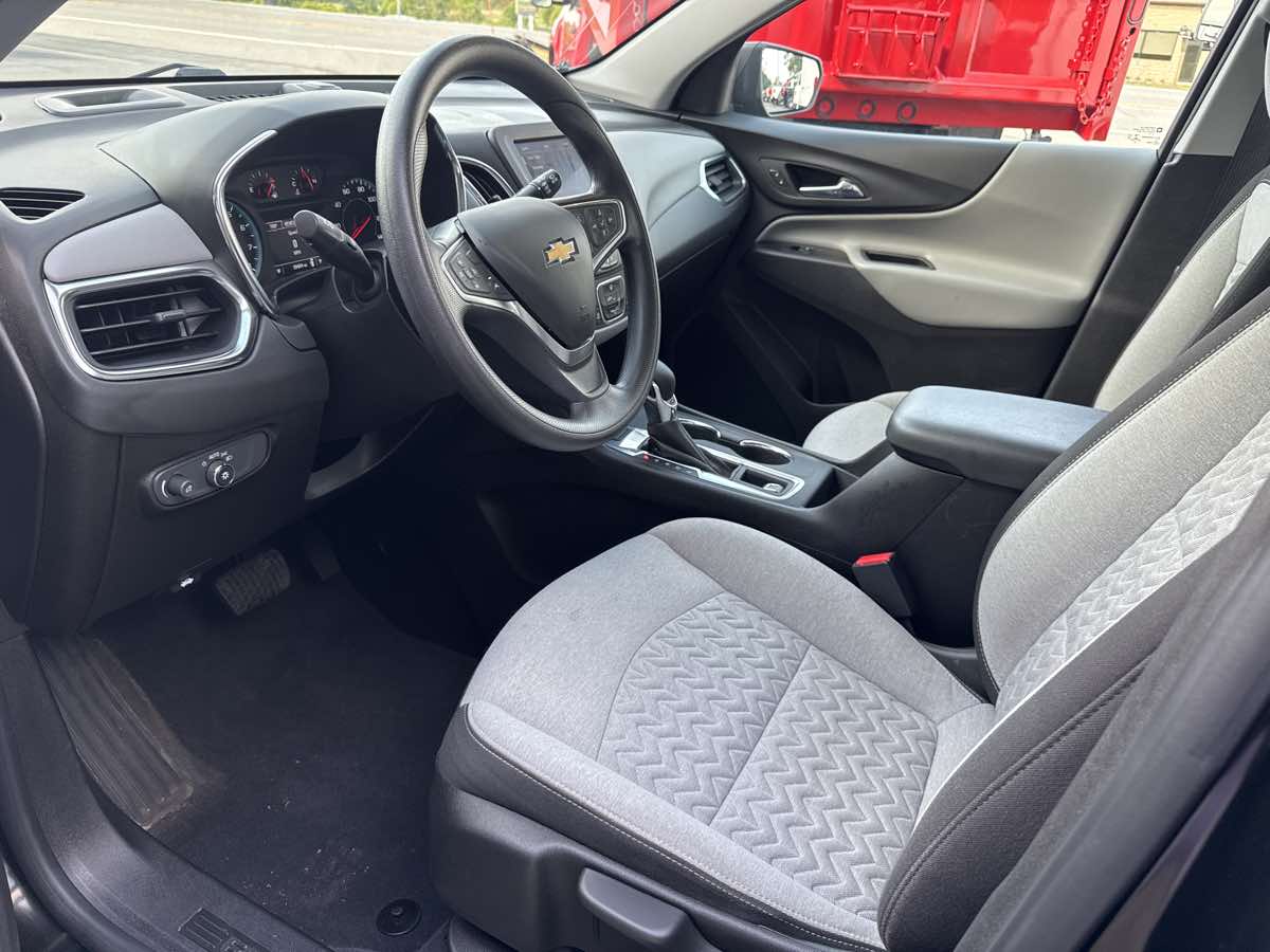 2022 Chevrolet Equinox LS photo 6