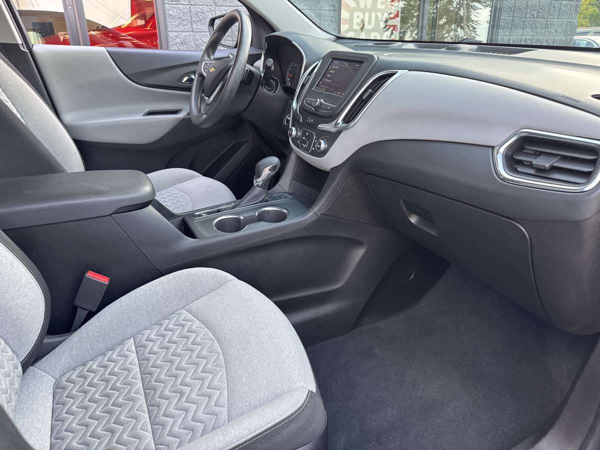 2022 Chevrolet Equinox LS photo 10