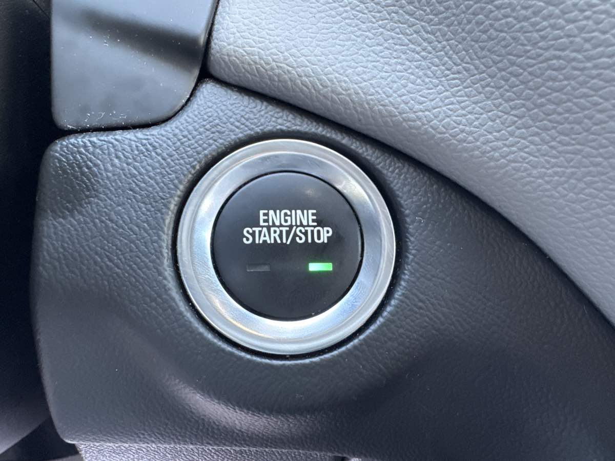 2022 Chevrolet Equinox LS photo 25