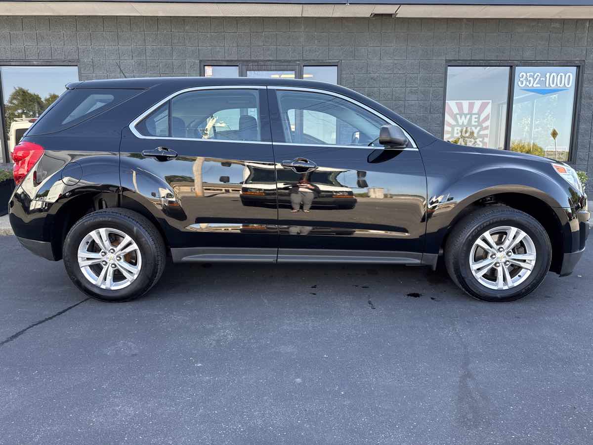 2015 Chevrolet Equinox LS photo 3