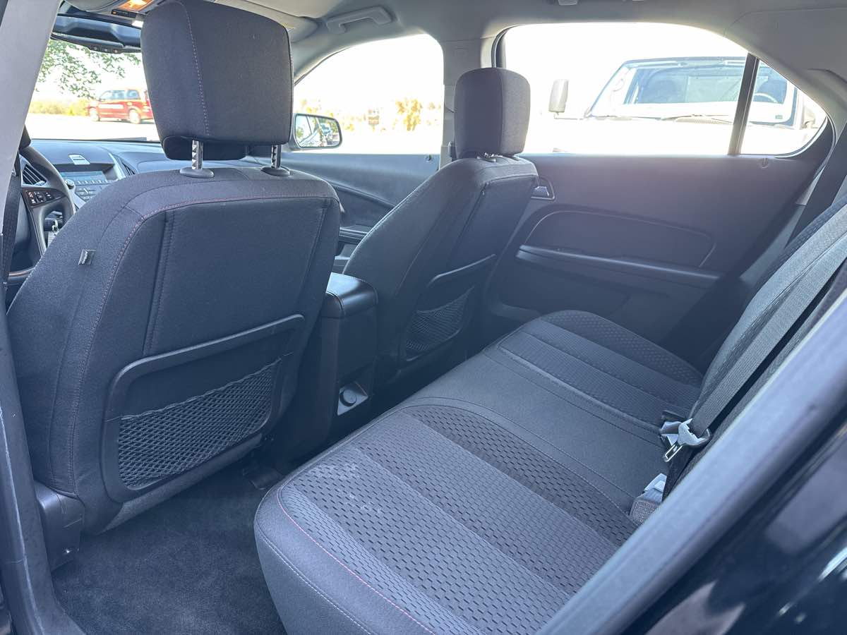 2015 Chevrolet Equinox LS photo 10
