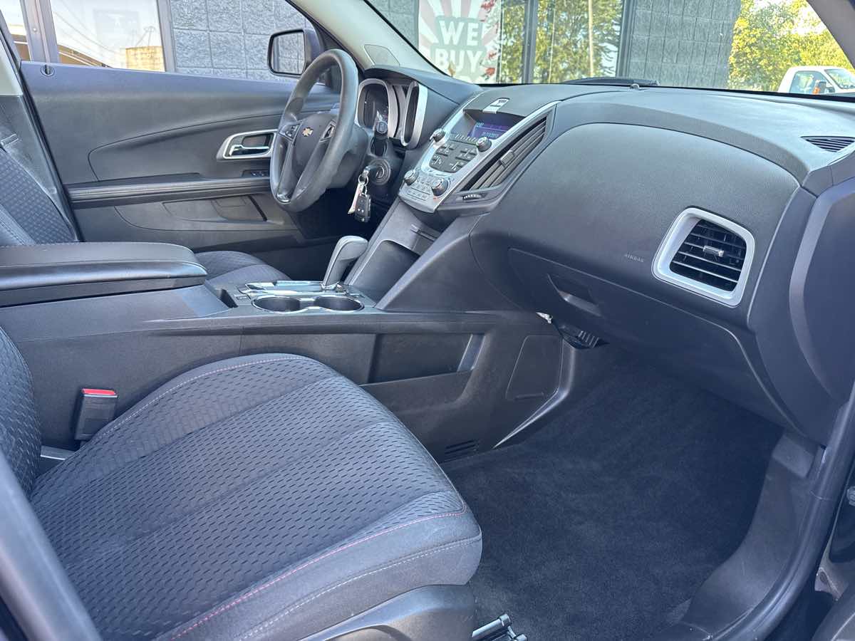 2015 Chevrolet Equinox LS photo 12