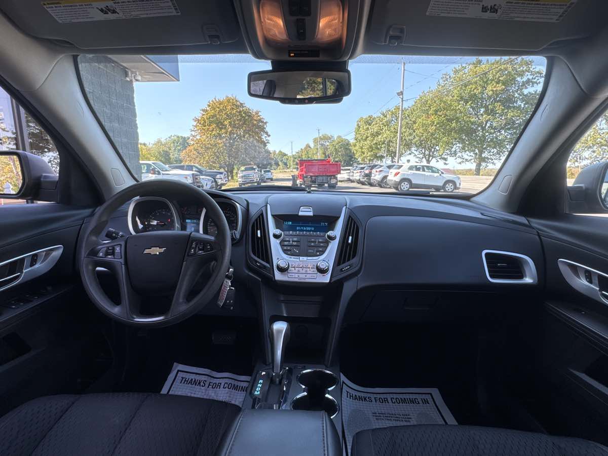 2015 Chevrolet Equinox LS photo 13