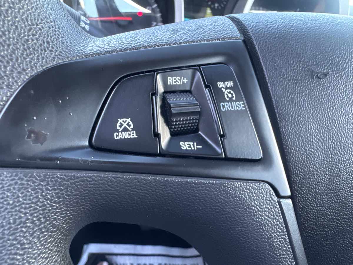 2015 Chevrolet Equinox LS photo 17