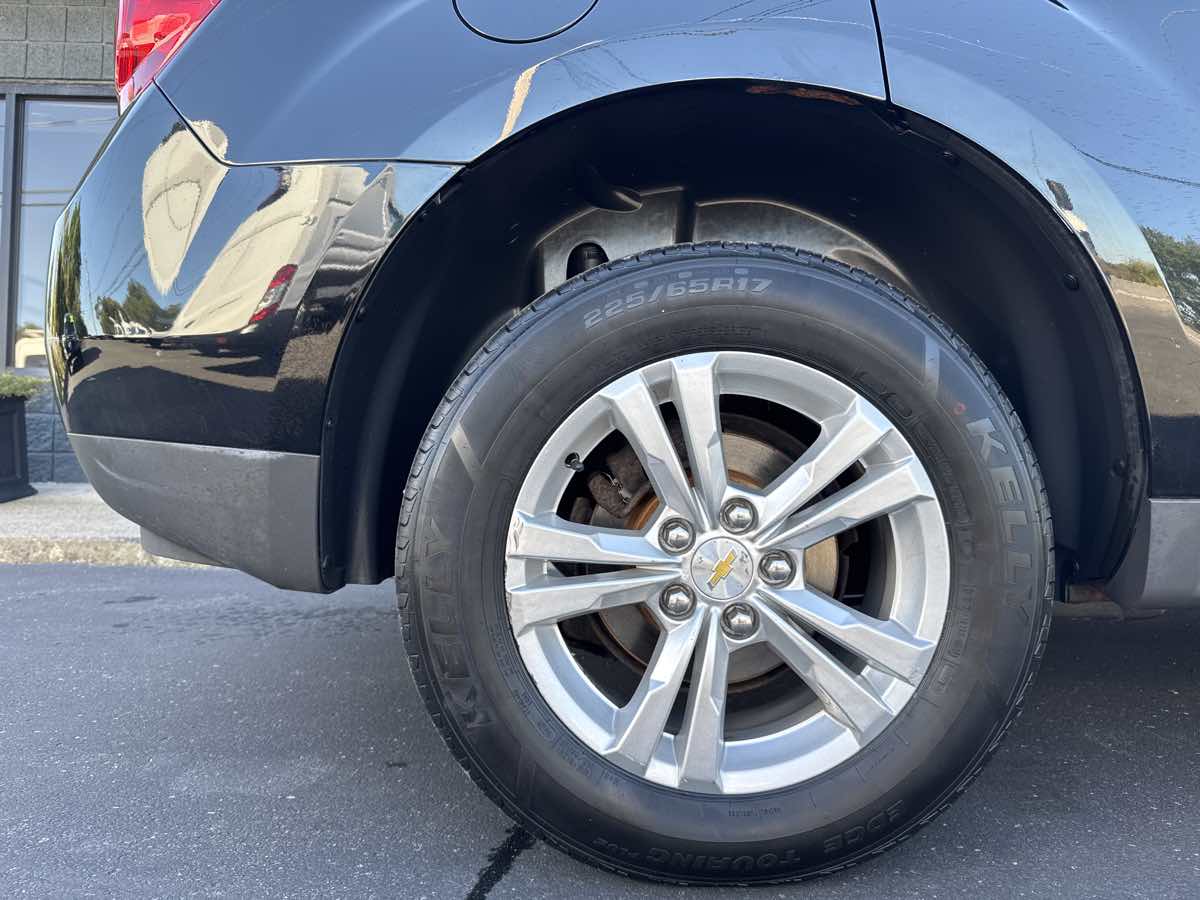 2015 Chevrolet Equinox LS photo 23