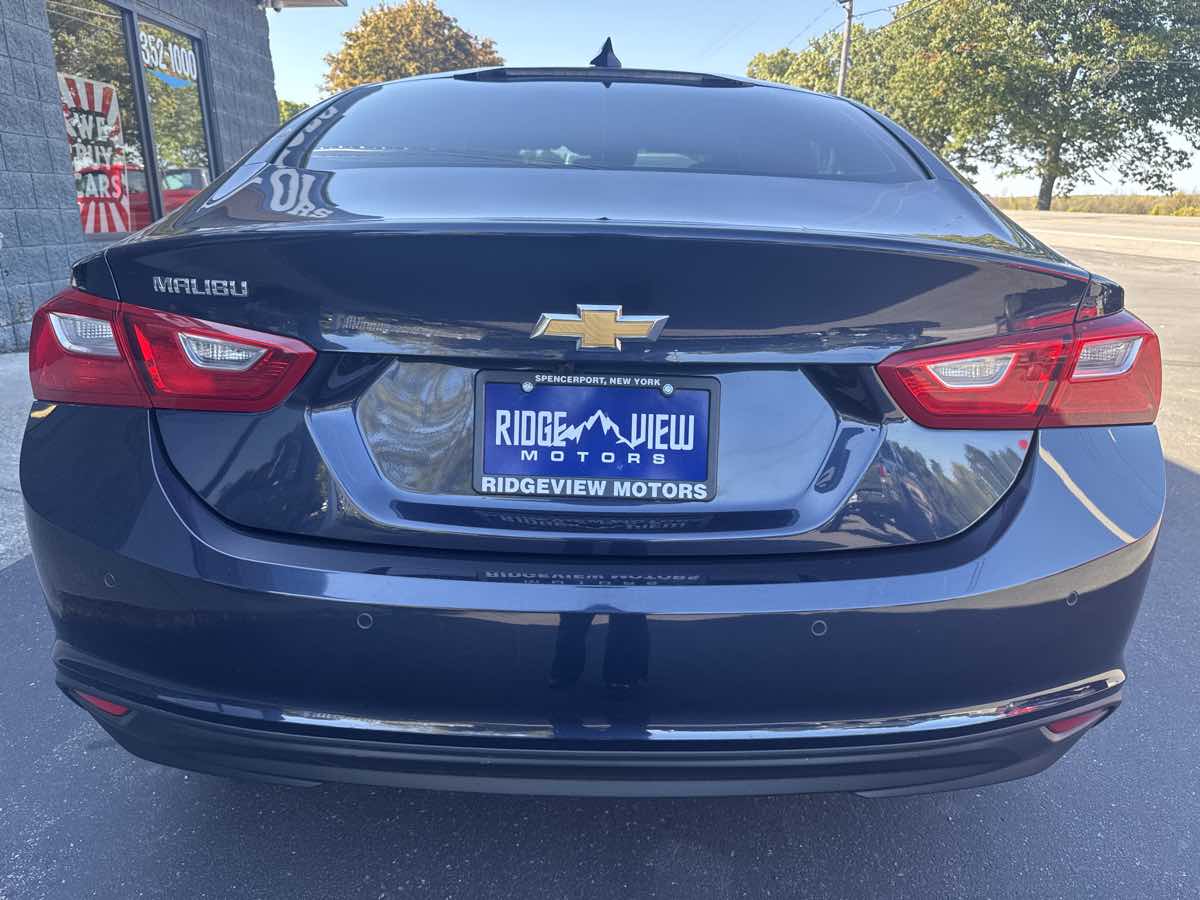 2016 Chevrolet Malibu Hybrid photo 3