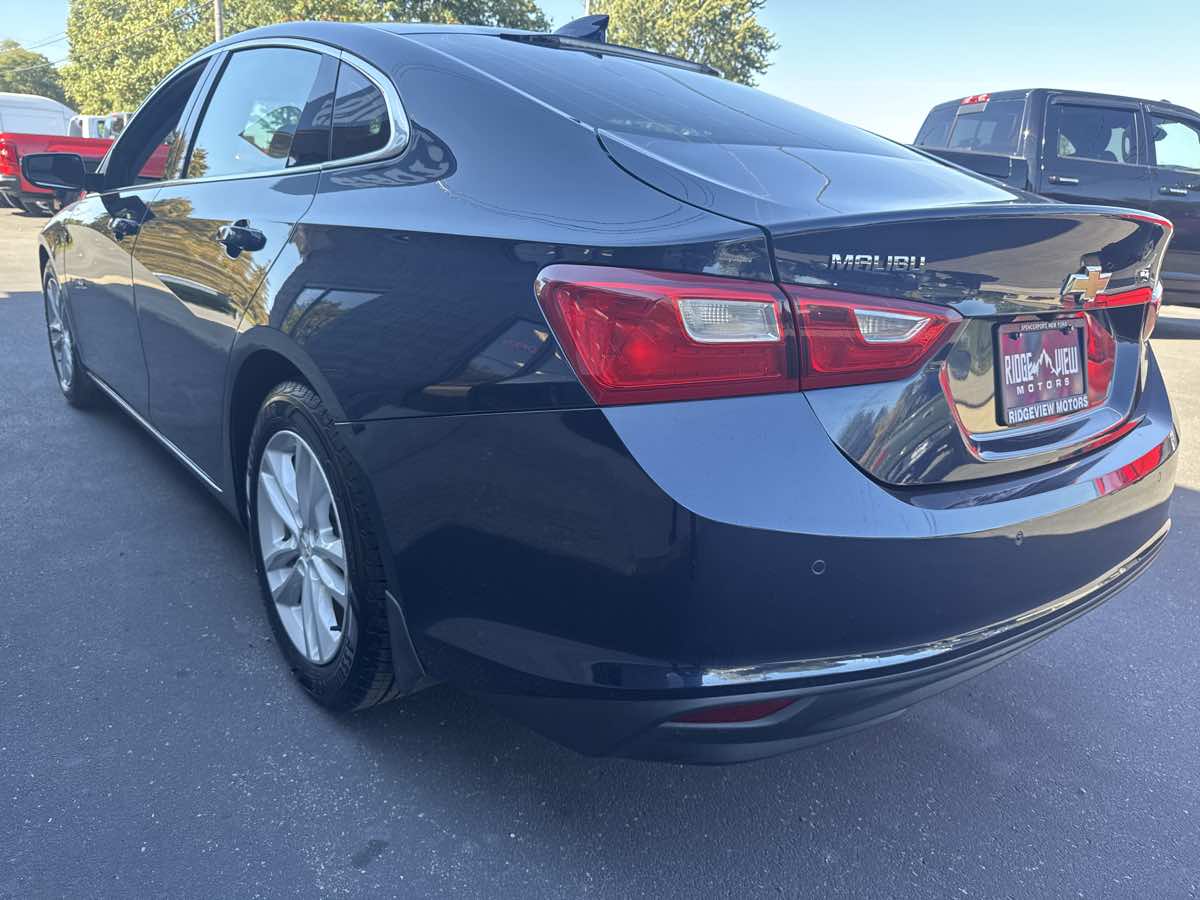 2016 Chevrolet Malibu Hybrid photo 4