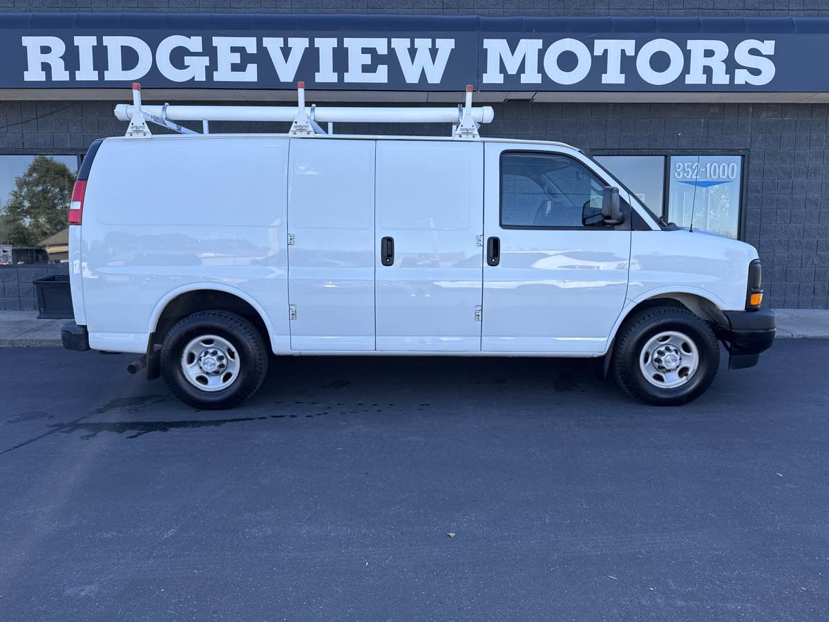 2017 Chevrolet Express Cargo Van 3500 photo 2