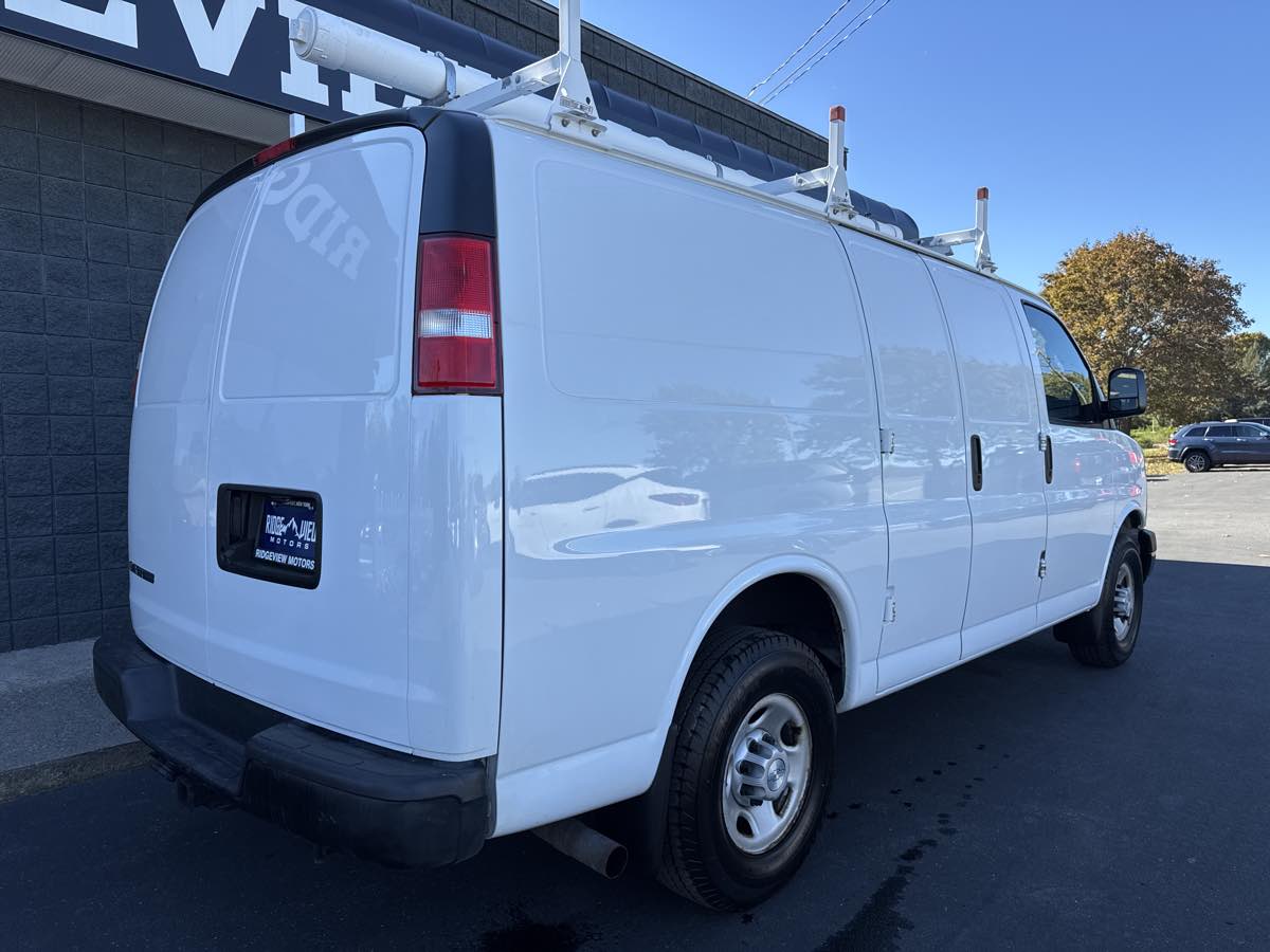 2017 Chevrolet Express Cargo Van 3500 photo 3