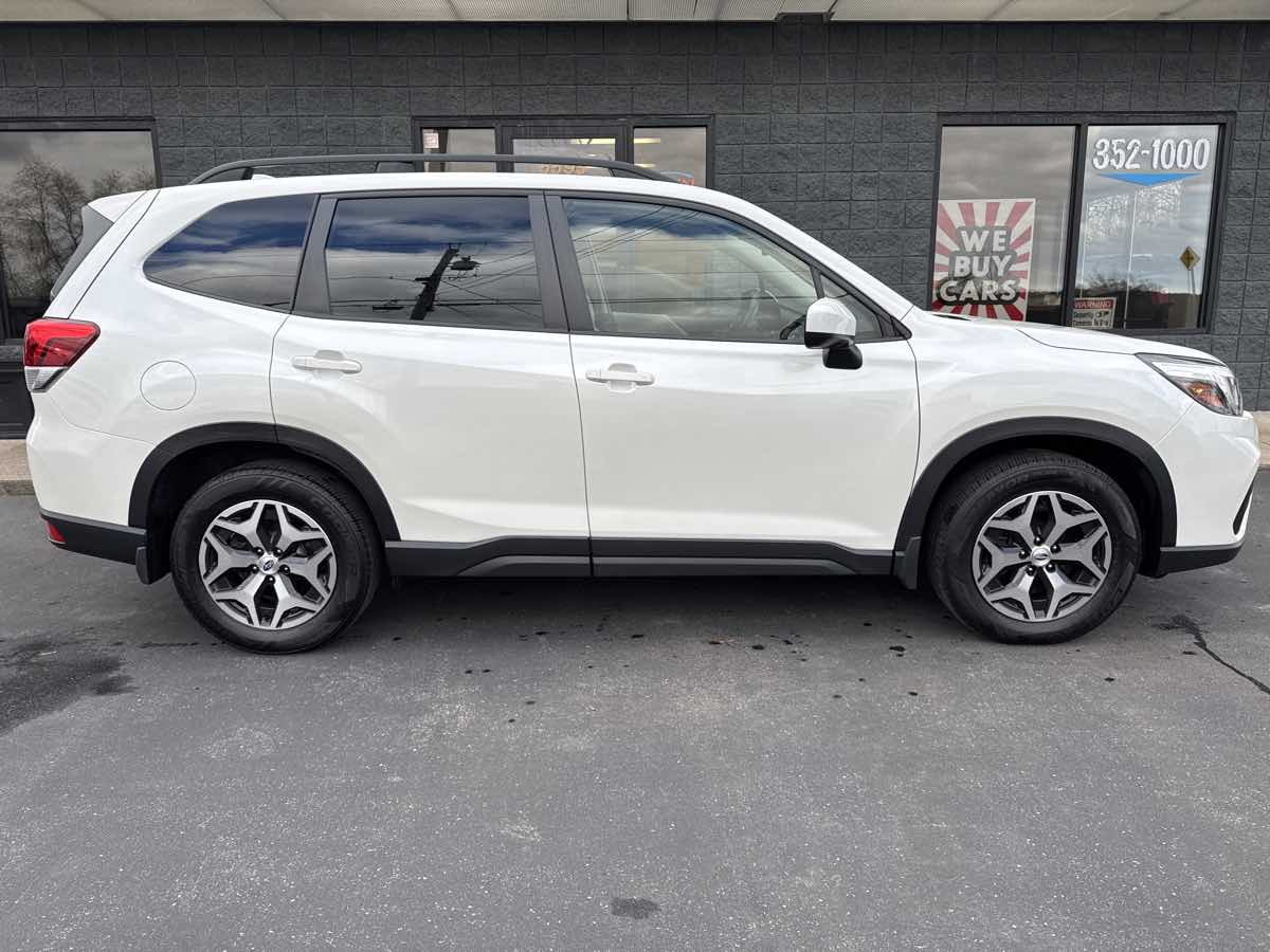 2020 Subaru Forester Premium photo 2