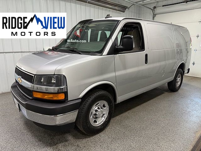 2017 Chevrolet Express 2500 Work Van HD's photo