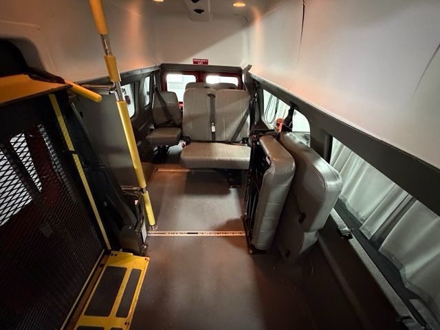 2012 Ford E-Series Econoline Van Commercial - Photo 9