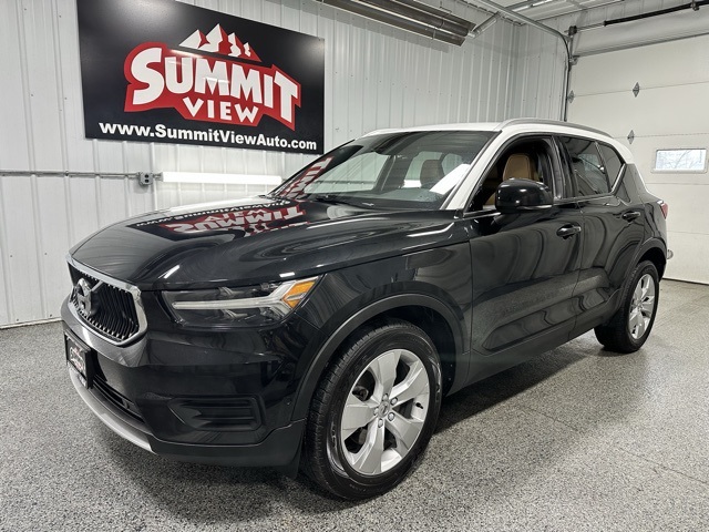 2019 Volvo XC40 Momentum