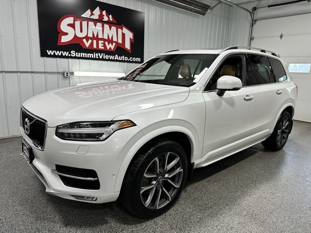 2016 Volvo XC90 T6 Momentum