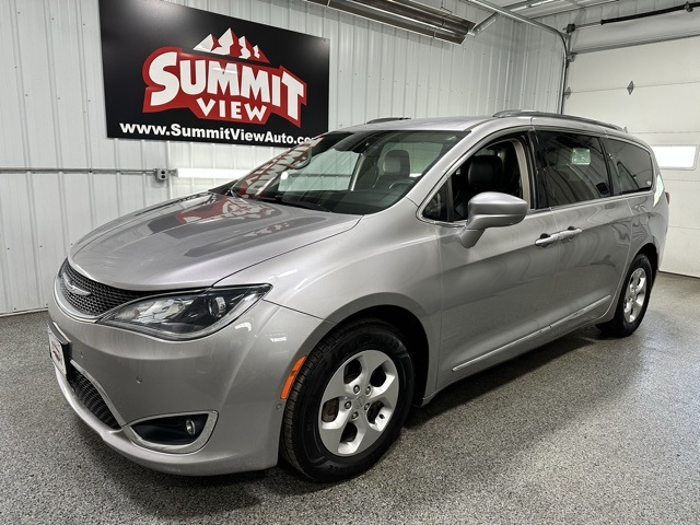 2017 Chrysler Pacifica Touring L Plus