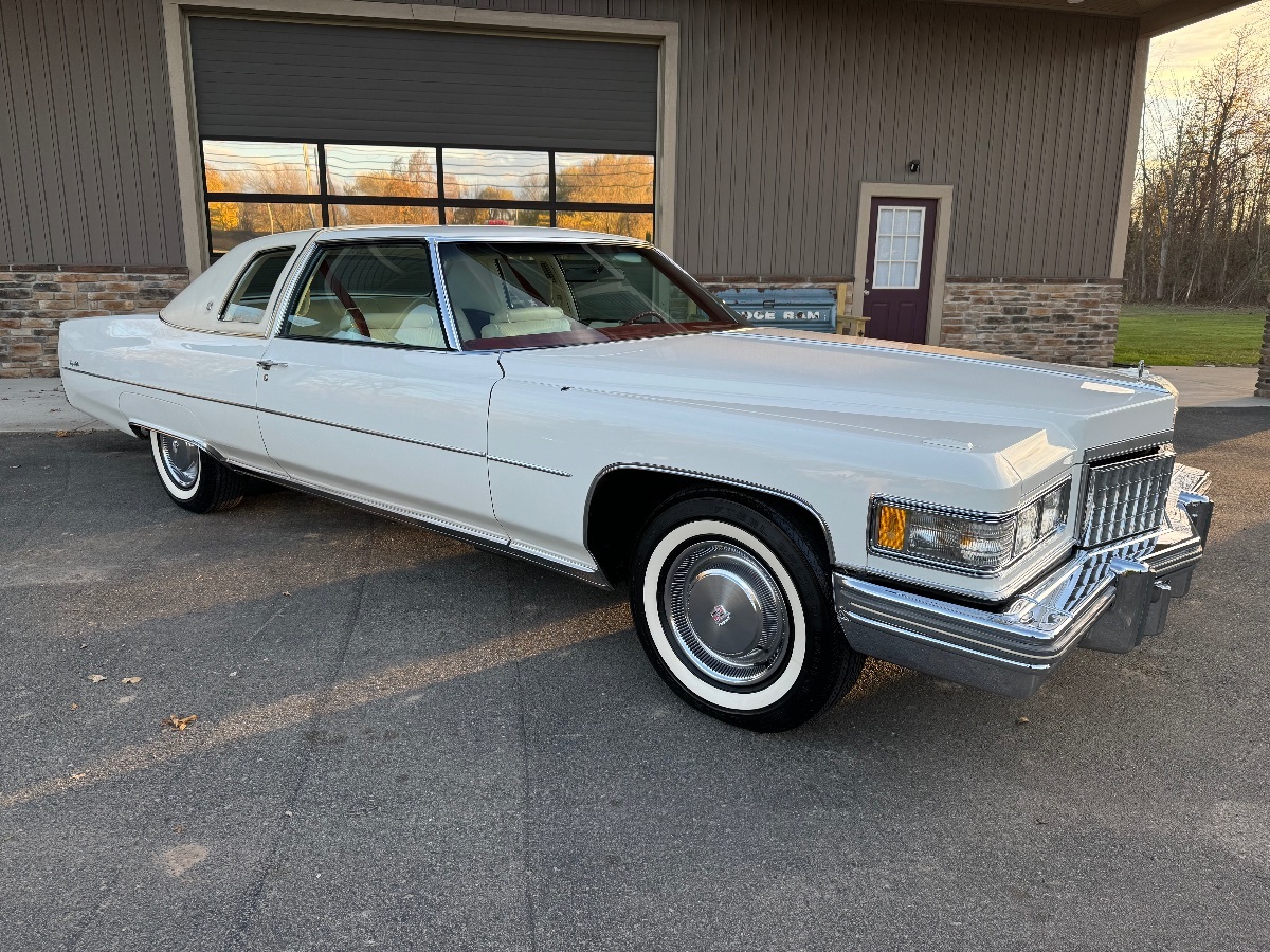 1976 Cadillac Coupe DeVille 