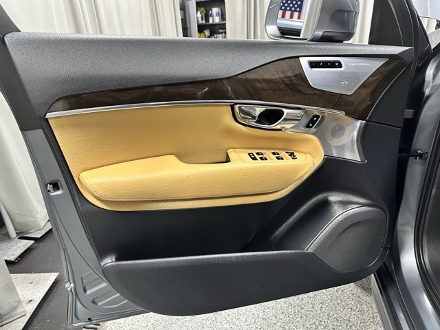 Sold 2017 Volvo XC90 T6 Momentum in Spencerport