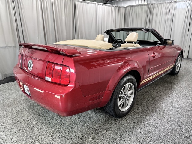 2005 Ford Mustang V6 photo 9