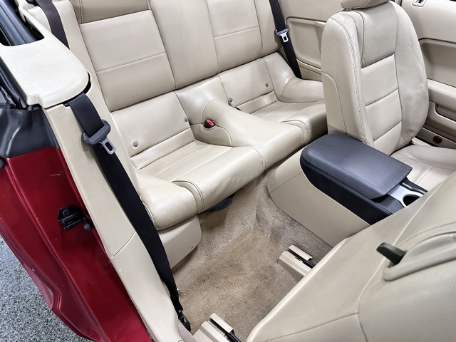 2005 Ford Mustang V6 photo 12