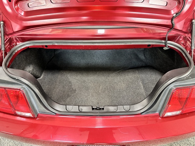2005 Ford Mustang V6 photo 13