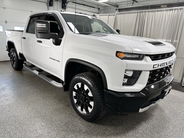 2020 Chevrolet Silverado 2500HD Custom photo 3