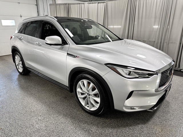 2019 Infiniti QX50 Essential photo 3