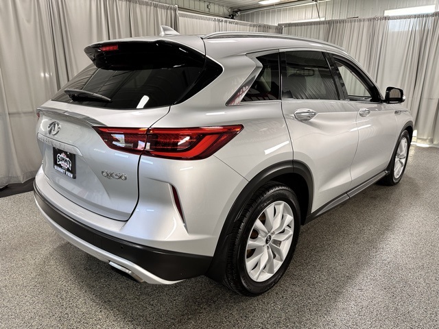 2019 Infiniti QX50 Essential photo 4
