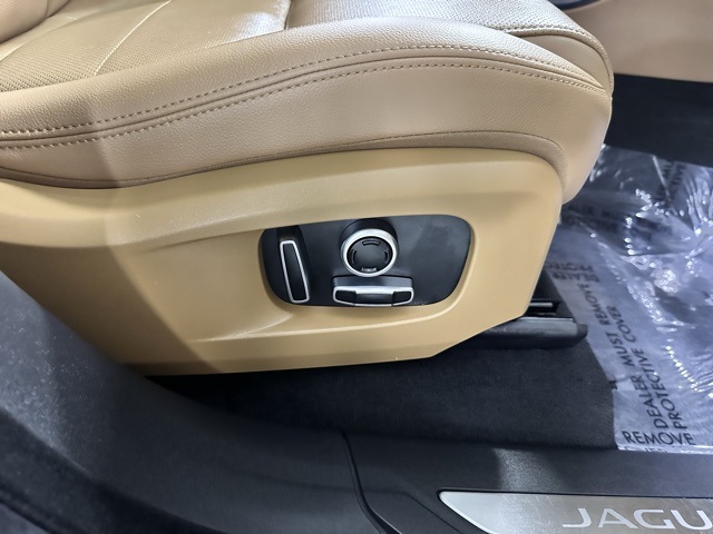 2021 Jaguar F-PACE P250 S photo 24