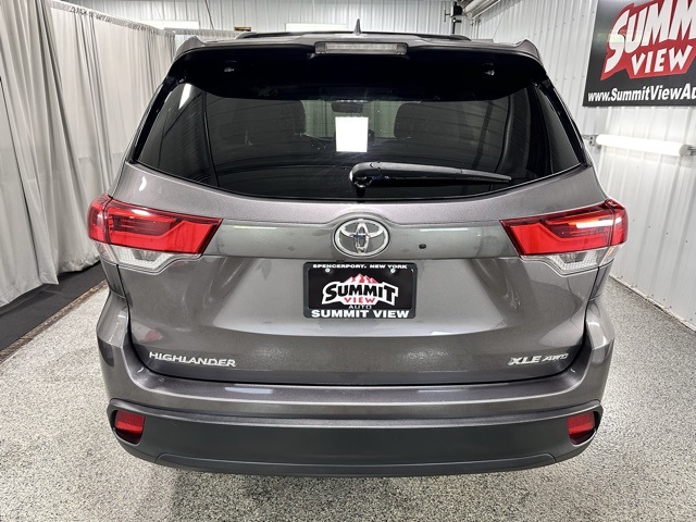 2017 Toyota Highlander XLE photo 3