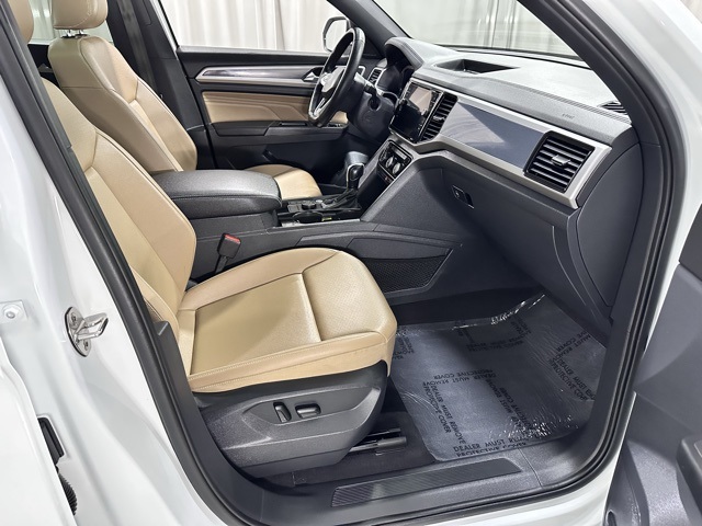 2020 Volkswagen Atlas Cross Sport V6 SEL R-Line photo 7