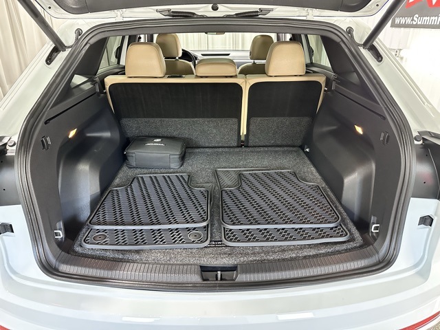2020 Volkswagen Atlas Cross Sport V6 SEL R-Line photo 9