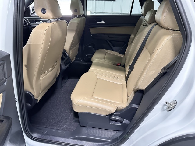 2020 Volkswagen Atlas Cross Sport V6 SEL R-Line photo 11