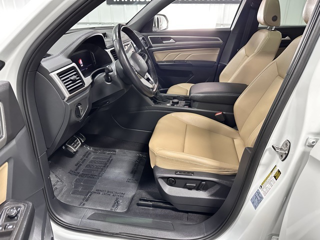 2020 Volkswagen Atlas Cross Sport V6 SEL R-Line photo 12