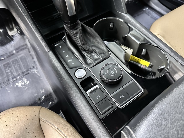 2020 Volkswagen Atlas Cross Sport V6 SEL R-Line photo 16