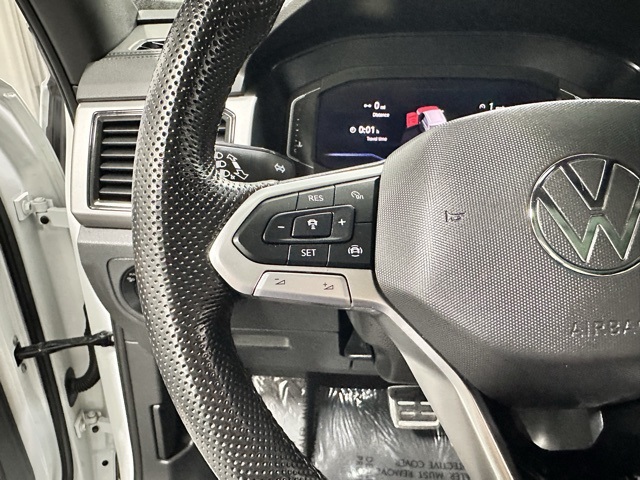 2020 Volkswagen Atlas Cross Sport V6 SEL R-Line photo 18