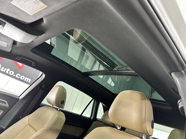 2020 Volkswagen Atlas Cross Sport V6 SEL R-Line photo 19
