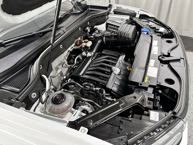 2020 Volkswagen Atlas Cross Sport V6 SEL R-Line photo 26
