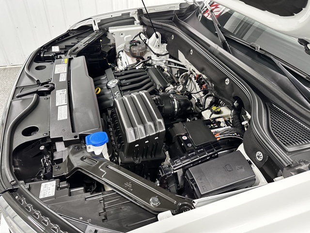 2020 Volkswagen Atlas Cross Sport V6 SEL R-Line photo 28