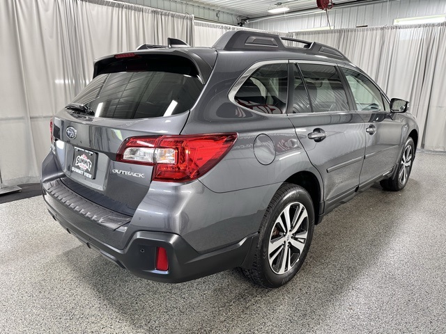 2018 Subaru Outback 2.5i Limited photo 2
