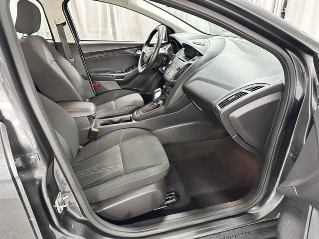 2015 Ford Focus SE photo 6