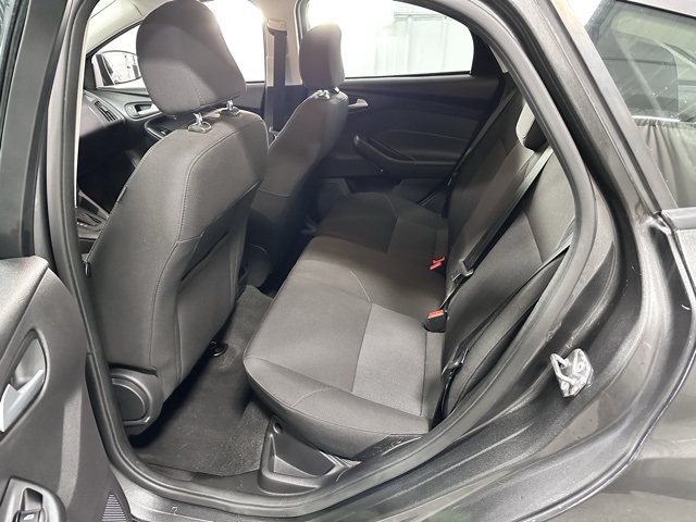 2015 Ford Focus SE photo 8
