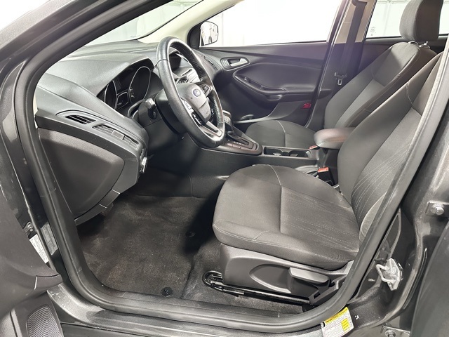 2015 Ford Focus SE photo 9