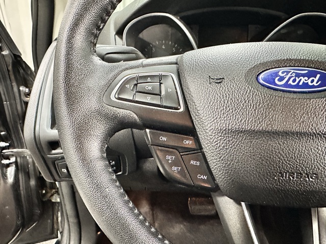 2015 Ford Focus SE photo 13