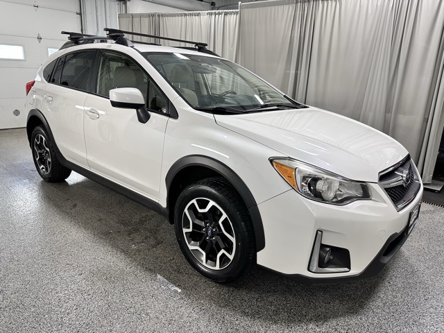 2017 Subaru Crosstrek 2.0i Premium photo 2
